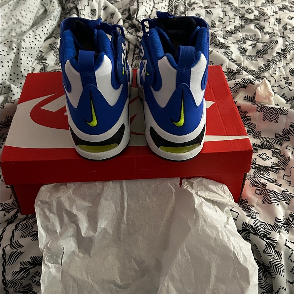 Nike Air Griffey Max 1 Varsity Royal and Black Sneakers - Picture 6 of 7